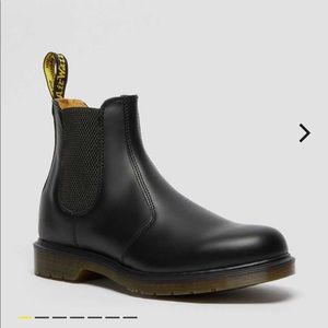 Dr. Martens 2976 Black Smooth Leather Chelsea Boots Size 6
